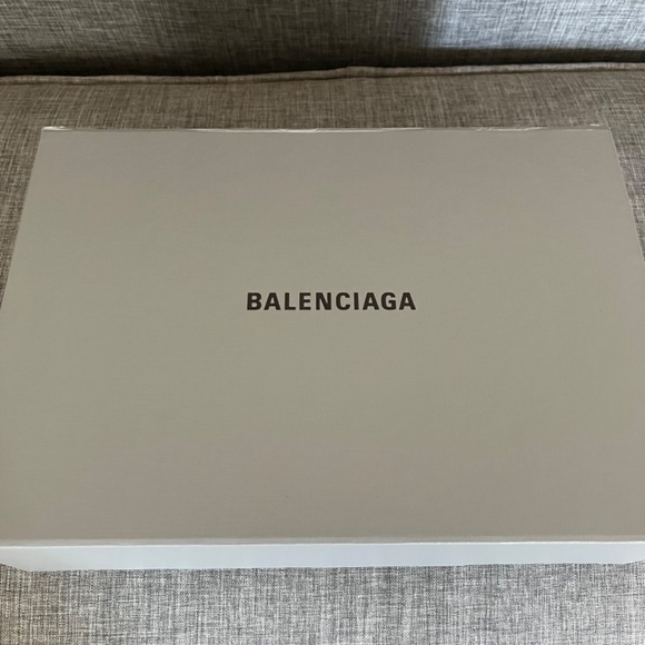 Balenciaga baseball hat - Picture 3 of 3
